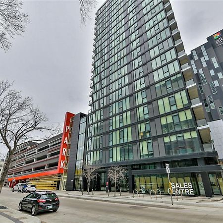 Cozy Skyline Condo In Downtown, Across Canada Life Centre Winnipeg Exterior photo