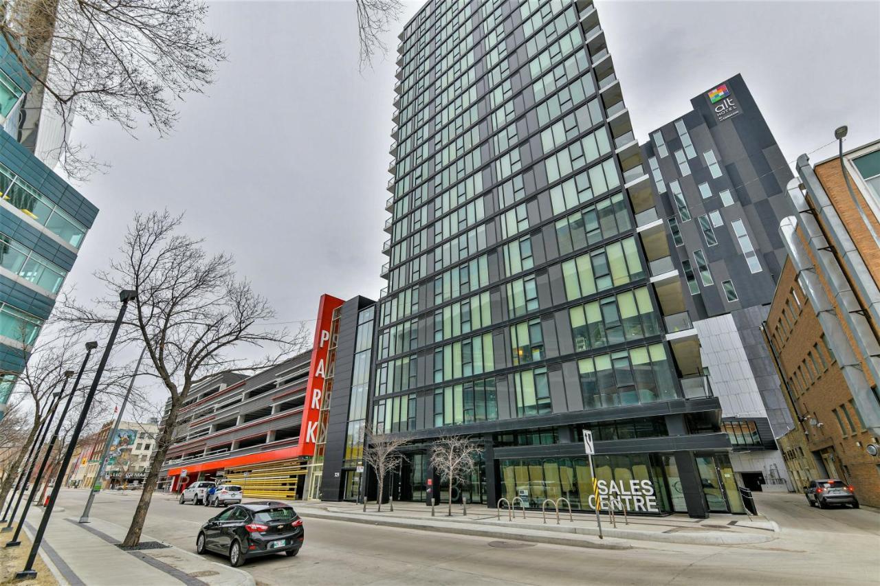 Cozy Skyline Condo In Downtown, Across Canada Life Centre Winnipeg Exterior photo